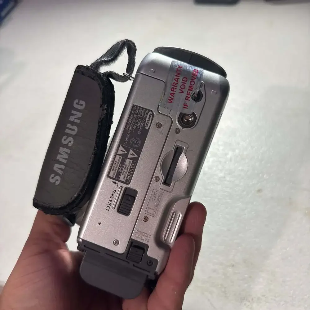 Samsung Digital-cam Mini DV Camcorder 18x Digital Zoom not tested
